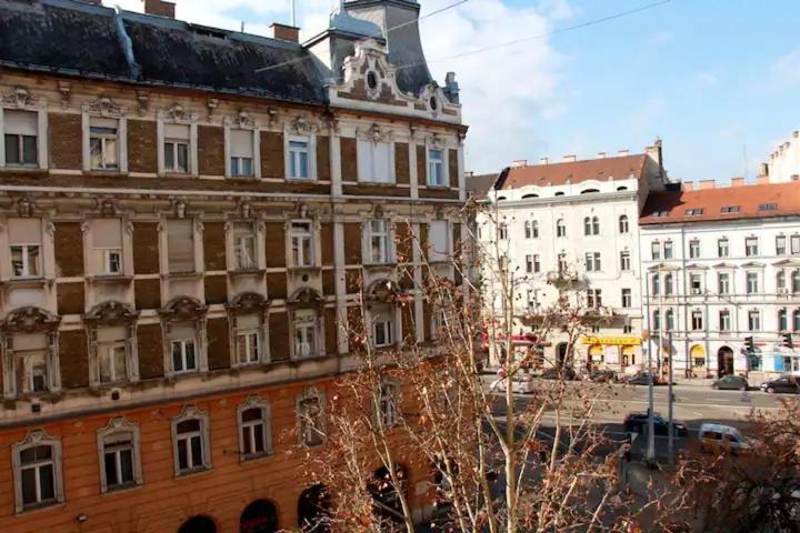 Mester4 Apartman Near To The Danube Budapest Eksteriør billede